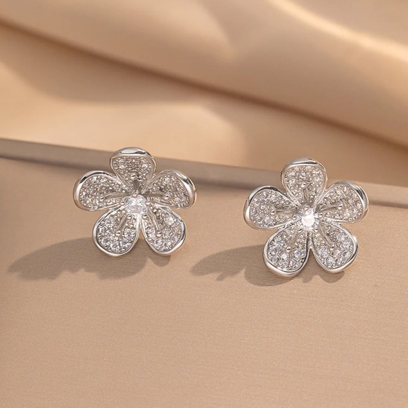 PEACH BLOSSOM EARRINGS SILVER - Picture 2 of 2